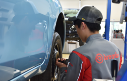 佐賀工業専門学校自動車学科実習風景5