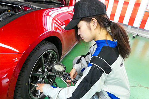 佐賀工業専門学校 女性メカニック